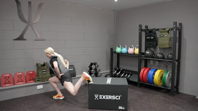 Image of a man performing pull ups with an Exersci weighted vest on to illustrate the Exersci blog post entitled 'Do Weighted Vest Benefits You?'